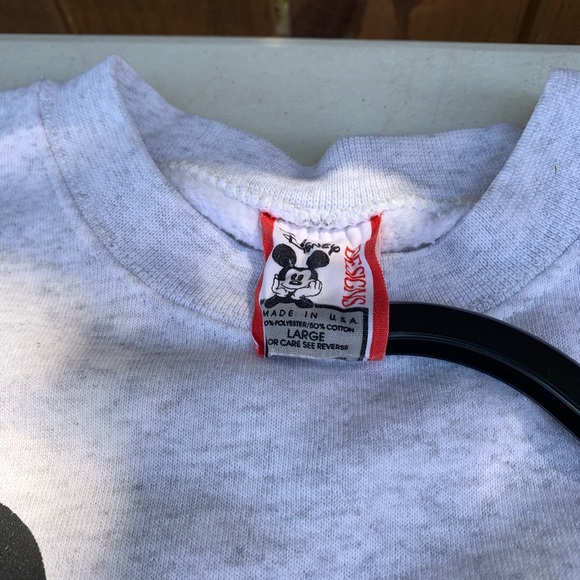 Vintage 90's Mickey Mouse sweatshirt size Large. - Picture 4 of 8